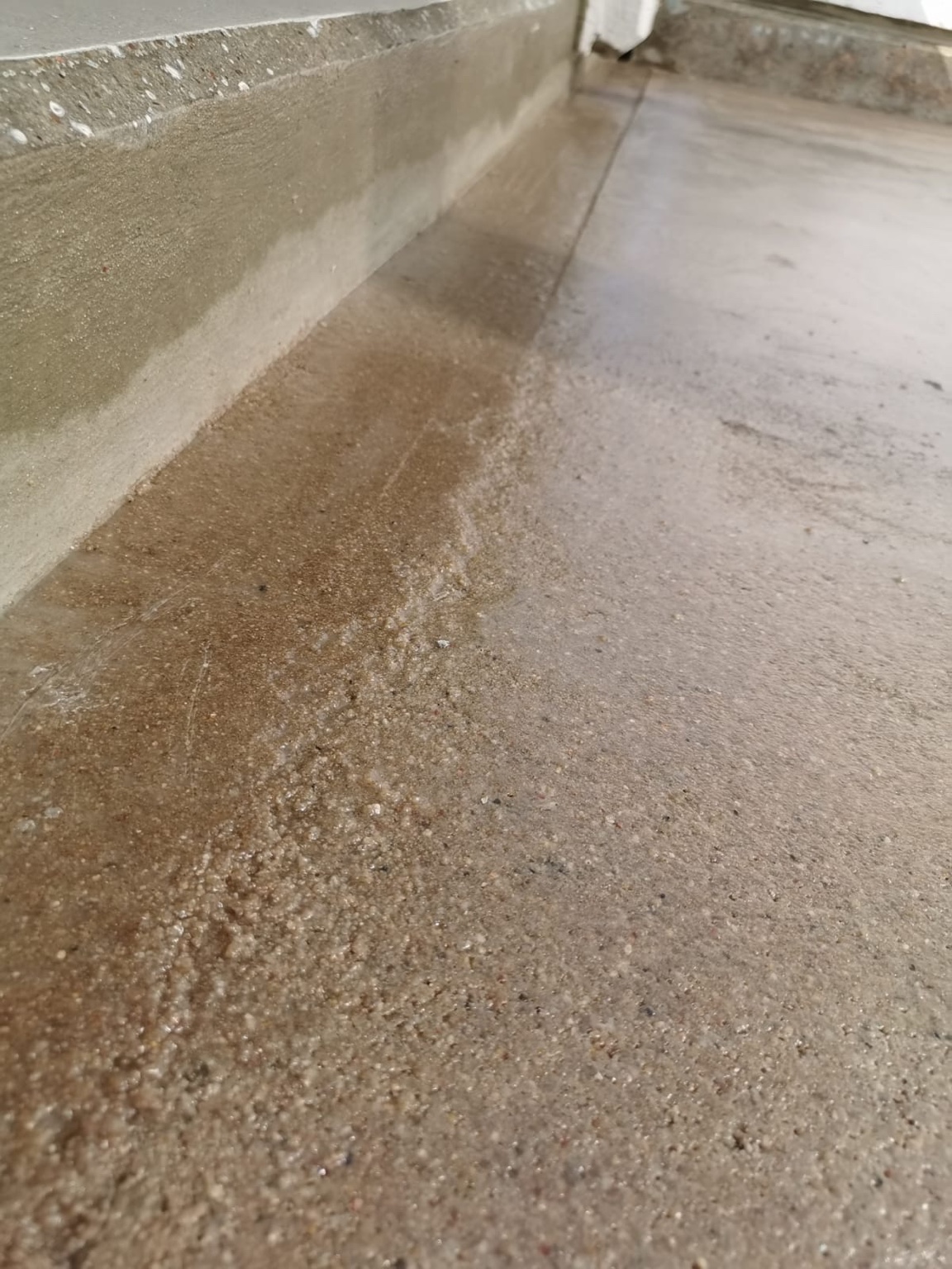 Hidroizolație balcon lucios