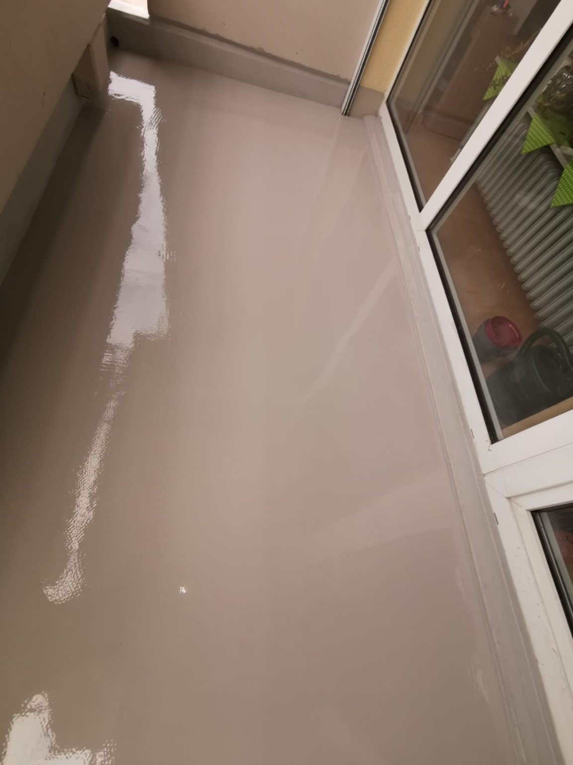 Hidroizolație balcon lucios